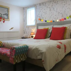 Au Grand Calme Dans Maison Bed & Breakfast